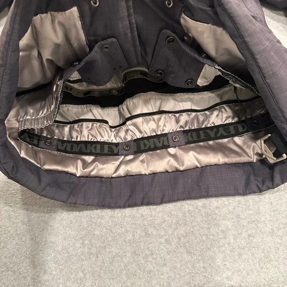 Oakley Gretchen Bleiler Signature Series Insulated Ski Snow Jacket - Picture 8 of 12